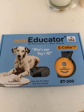 mini Educator ET-300 E-Collar in Blue Box with Yellow Remote
